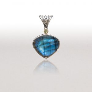 MEDIUM BAIL Spectrolite Pendant