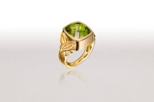 Small CROSSED LEAF Ring with Peridot & Diamonds