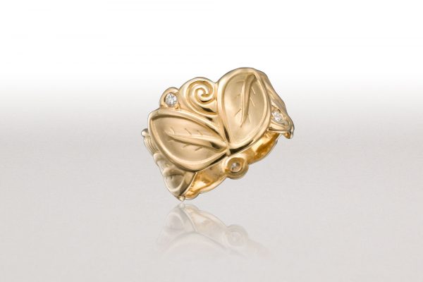 Wide LEAF Band in Gold & Diamonds